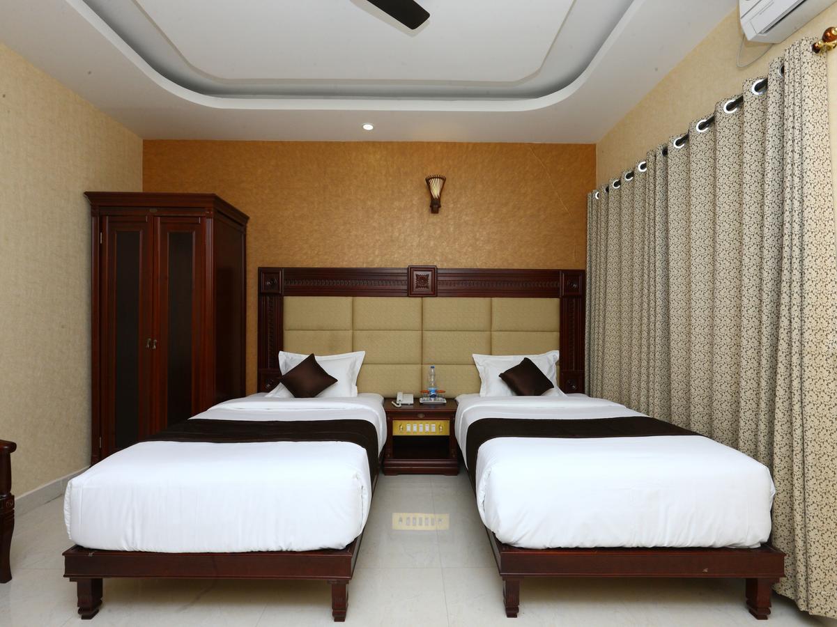 فندق كانتشيبورامفي  Oyo 10017 Rb Grand Residency المظهر الخارجي الصورة